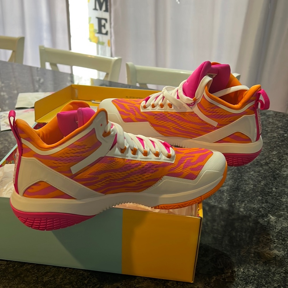 Brand new Moolah kicks Womans size 11